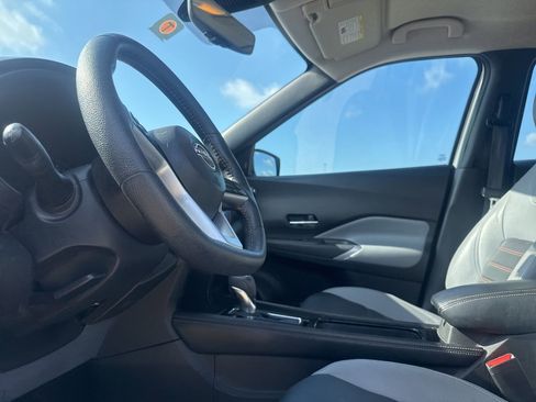 Certified 2022 Nissan Kicks SR w/ Premium Package image 34