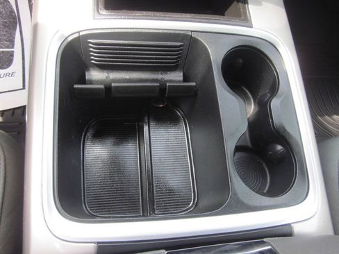 Used 2017 RAM 1500 Classic SLT RWD image 28