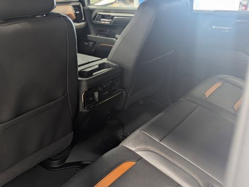 Used 2025 GMC Sierra 1500 AT4 w/ AT4 Premium Package image 15