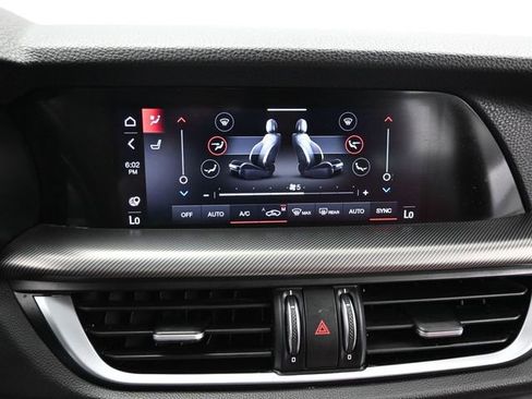 Used 2022 Alfa Romeo Stelvio Veloce image 11