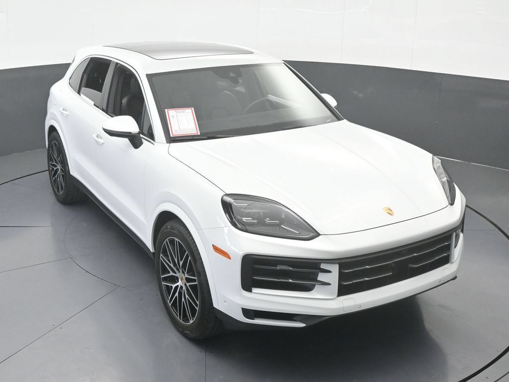Used 2025 Porsche Cayenne AWD/4WD image 65