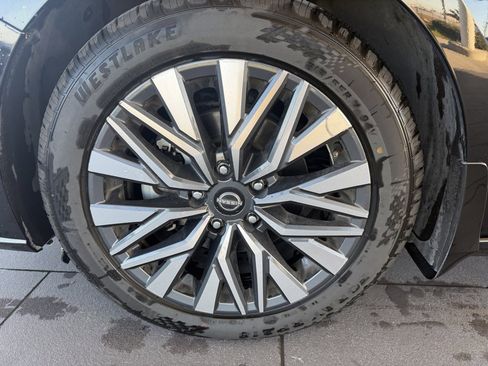 Used 2024 Nissan Altima 2.5 SV image 10