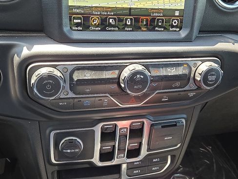 Used 2023 Jeep Wrangler Unlimited Sahara AWD/4WD image 28