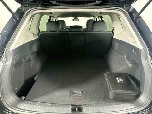 Used 2023 Volkswagen Tiguan SE AWD/4WD image 28