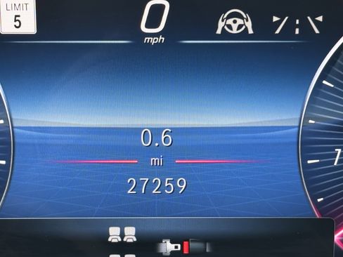 Used 2025 Mercedes-Benz GLS 450 4MATIC image 28