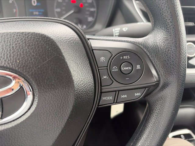Used 2025 Toyota Corolla LE FWD image 18