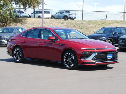 Certified 2026 Hyundai Sonata SEL AWD/4WD image 4