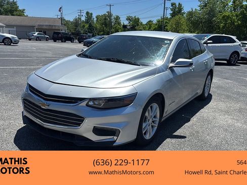 Used 2018 Chevrolet Malibu LT FWD image 1