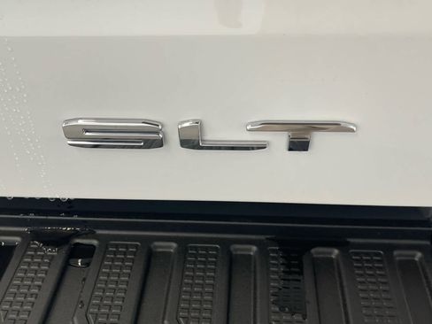New 2026 GMC Sierra 1500 SLT w/ SLT Premium Plus Package image 9