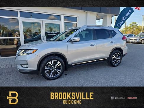 Used 2017 Nissan Rogue SL w/ SL Premium Package image 1