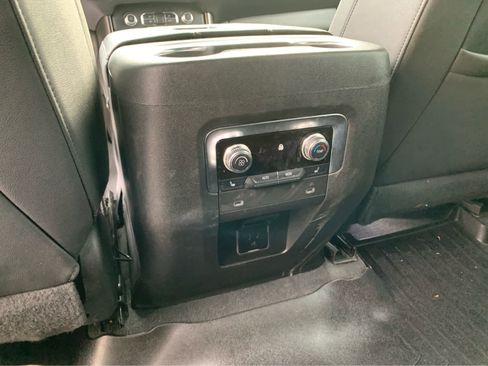 Used 2022 GMC Yukon XL AT4 image 24