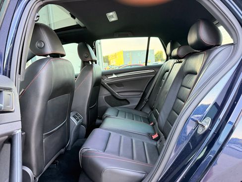 Used 2017 Volkswagen GTI SE FWD image 17