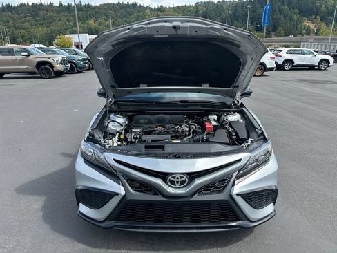 Used 2021 Toyota Camry SE w/ Carpet Mat Package (TMS) FWD image 4