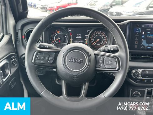 Used 2025 Jeep Wrangler Unlimited Rubicon AWD/4WD image 28