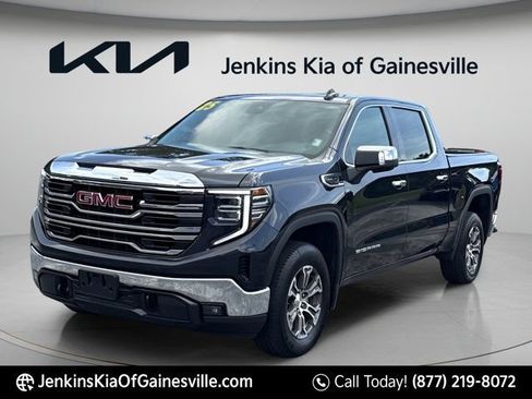 Used 2025 GMC Sierra 1500 SLT AWD/4WD image 9