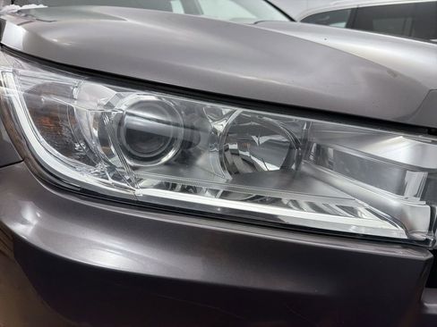 Used 2018 Toyota Highlander XLE image 34