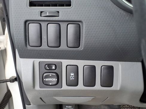 Used 2011 Toyota Tacoma 2WD Access Cab image 21