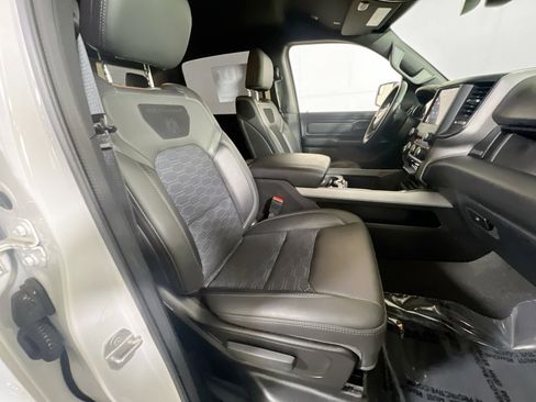 Used 2023 RAM 1500 Big Horn image 25