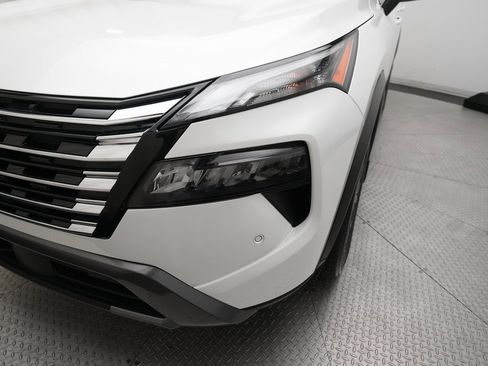 Certified 2025 Nissan Rogue SL w/ Tech Package image 23