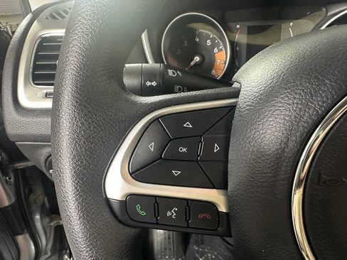 Used 2018 Jeep Compass Sport FWD image 21