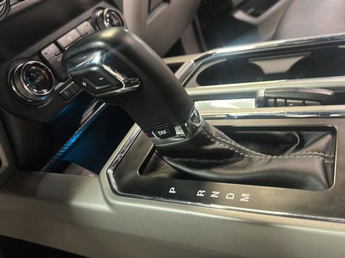 Used 2019 Ford F150 Lariat w/ Equipment Group 502A Luxury AWD/4WD image 25