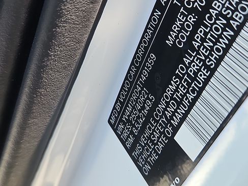 New 2026 Volvo XC60 B5 Ultra w/ Protection Package Premier AWD/4WD image 5