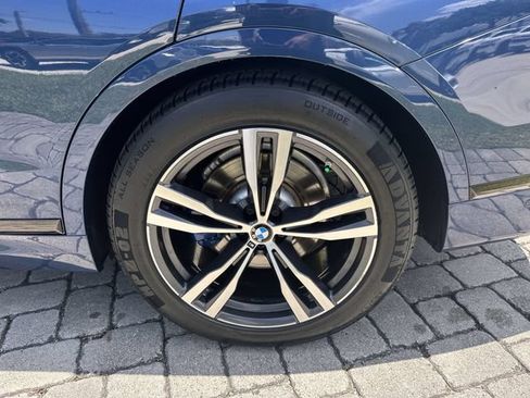 Used 2021 BMW X7 xDrive40i w/ M Sport Package AWD/4WD image 11
