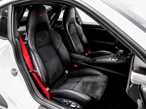 Used 2015 Porsche 911 GT3 image 40