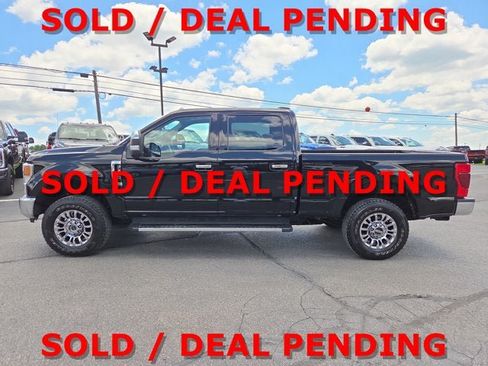 Used 2021 Ford F250 XLT w/ XLT Premium Package AWD/4WD image 3