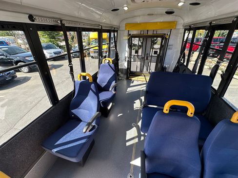 Used 2014 Chevrolet Express 3500 image 21