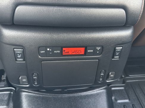 Used 2020 Nissan Armada Platinum w/ Platinum Reserve Package RWD image 21