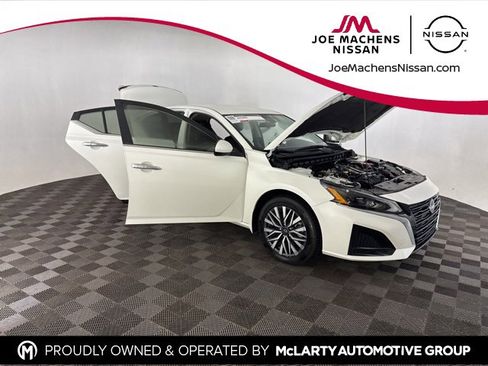 Certified 2023 Nissan Altima 2.5 SV image 12