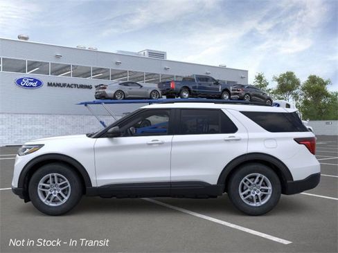 New 2026 Ford Explorer Active w/ Active Comfort Package image 3