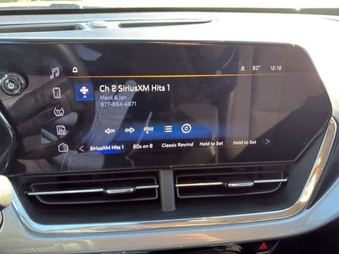 Certified 2025 Chevrolet Trax LT w/ LT Convenience Package FWD image 18