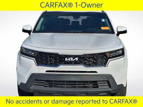 Used 2022 Kia Sorento LX image 4