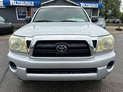Used 2005 Toyota Tacoma PreRunner RWD image 3