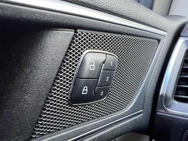 Used 2018 Ford Edge Titanium w/ Equipment Group 301A AWD/4WD image 22