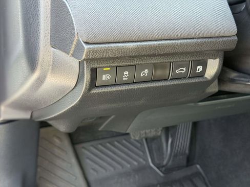 Used 2025 Toyota Camry LE image 19