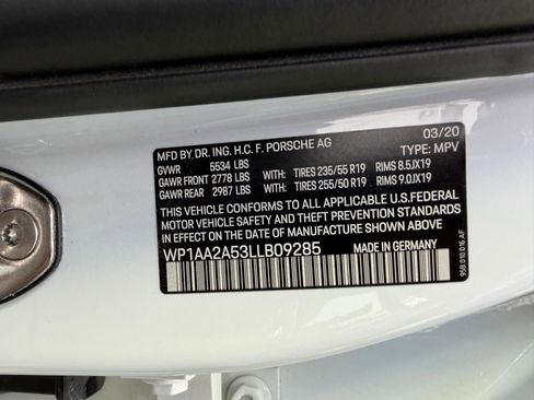 Used 2020 Porsche Macan image 48