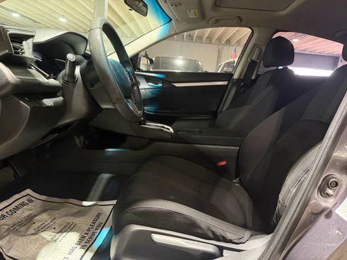 Used 2017 Honda Civic EX image 9