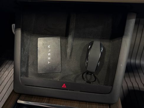 Used 2021 Tesla Model S Plaid image 22