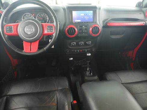 Used 2012 Jeep Wrangler Unlimited Sahara w/ Connectivity Group image 17