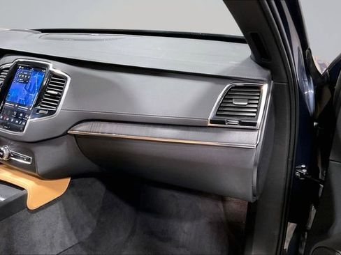 Certified 2024 Volvo XC90 B6 Ultimate AWD/4WD image 20