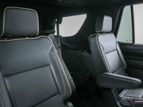 Used 2024 GMC Yukon SLT w/ Max Trailering Package AWD/4WD image 32