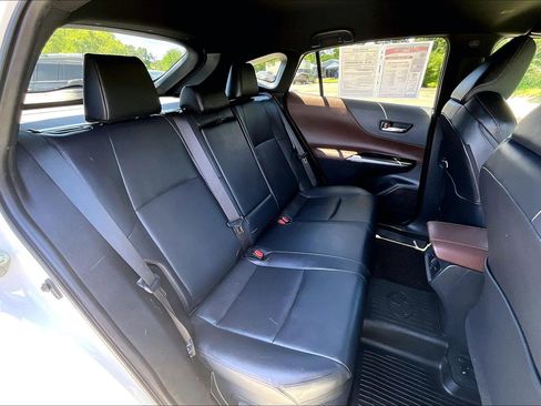 Used 2022 Toyota Venza XLE AWD/4WD image 25