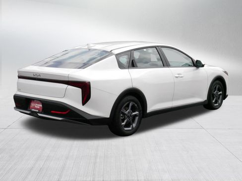 Used 2025 Kia K4 FWD image 7