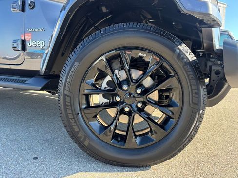 Used 2021 Jeep Wrangler Unlimited Sahara w/ Cold Weather Group image 6