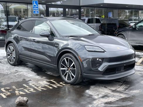 Used 2024 Porsche Macan 4 Electric image 9