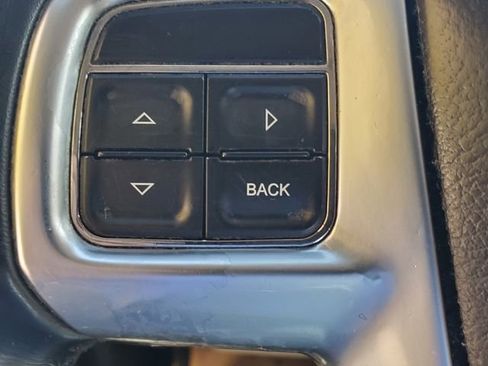 Used 2011 Chrysler Town & Country Touring FWD image 25