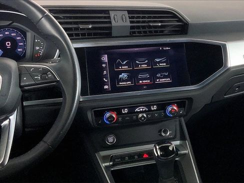 Used 2020 Audi Q3 2.0T Premium w/ Convenience Package image 5